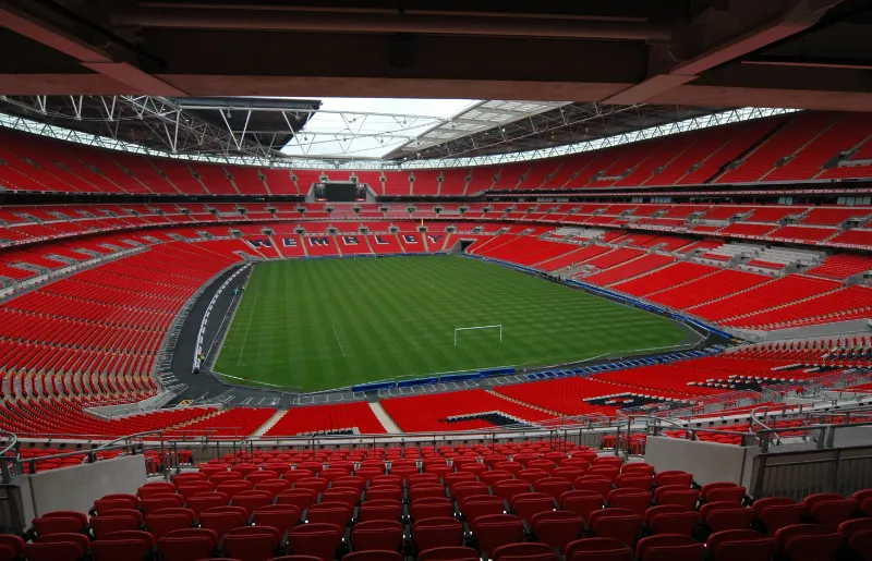 Sân vận động nổi tiếng bậc nhất thế giới - Wembley