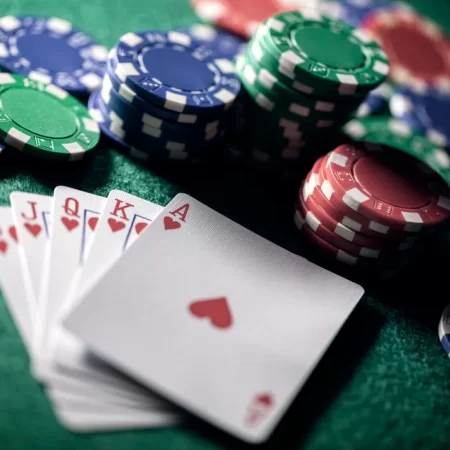 Cách chơi Poker có gì thú vị? Tại sao cược thủ yêu thích Poker đến vậy?