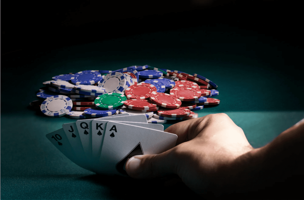 Chơi Poker sẽ qua nhiều vòng cược hấp dẫn